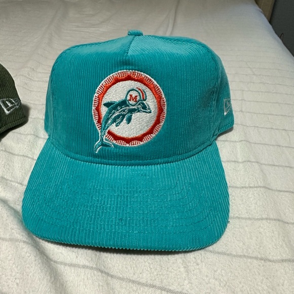 Three New Era hats - Picture 6 of 11